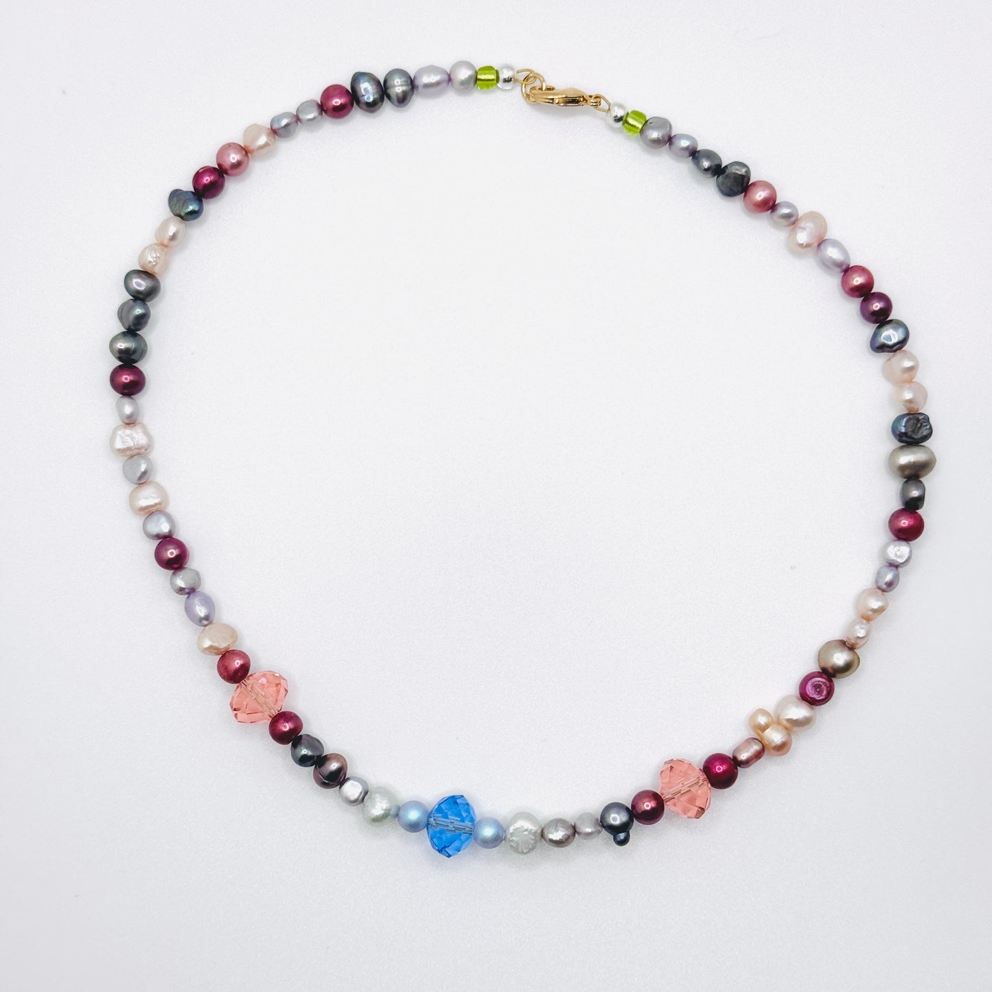 Rhea pearl necklace