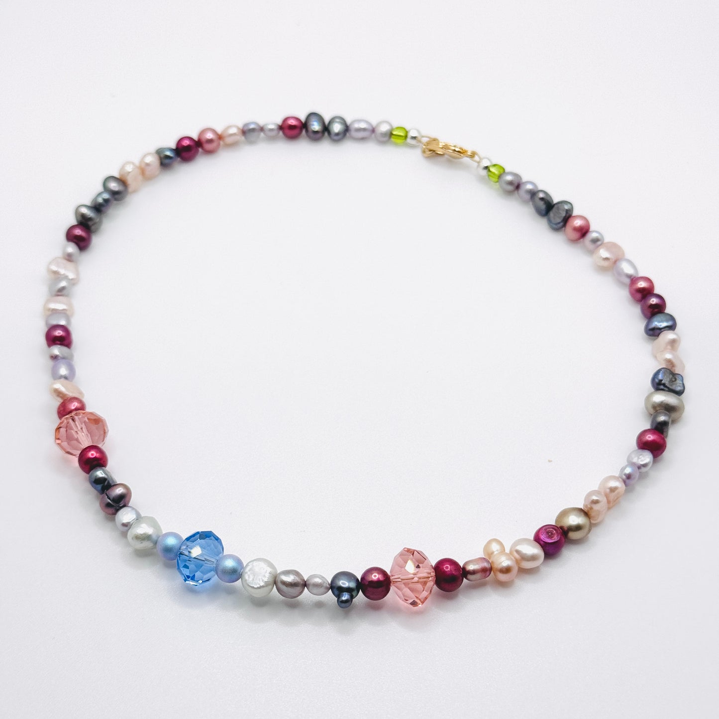 Rhea pearl necklace
